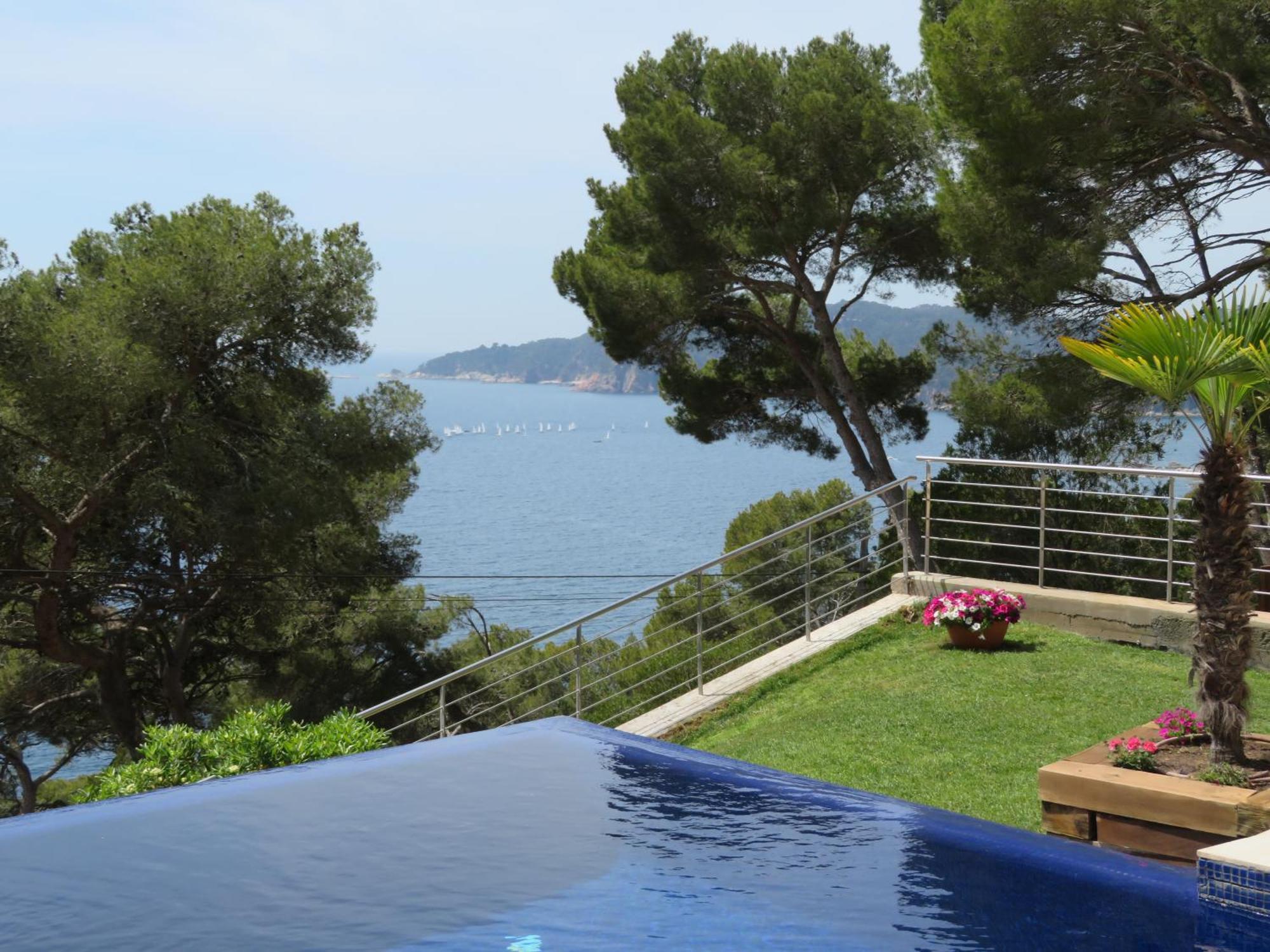 Blueview Villa Лафранч Экстерьер фото