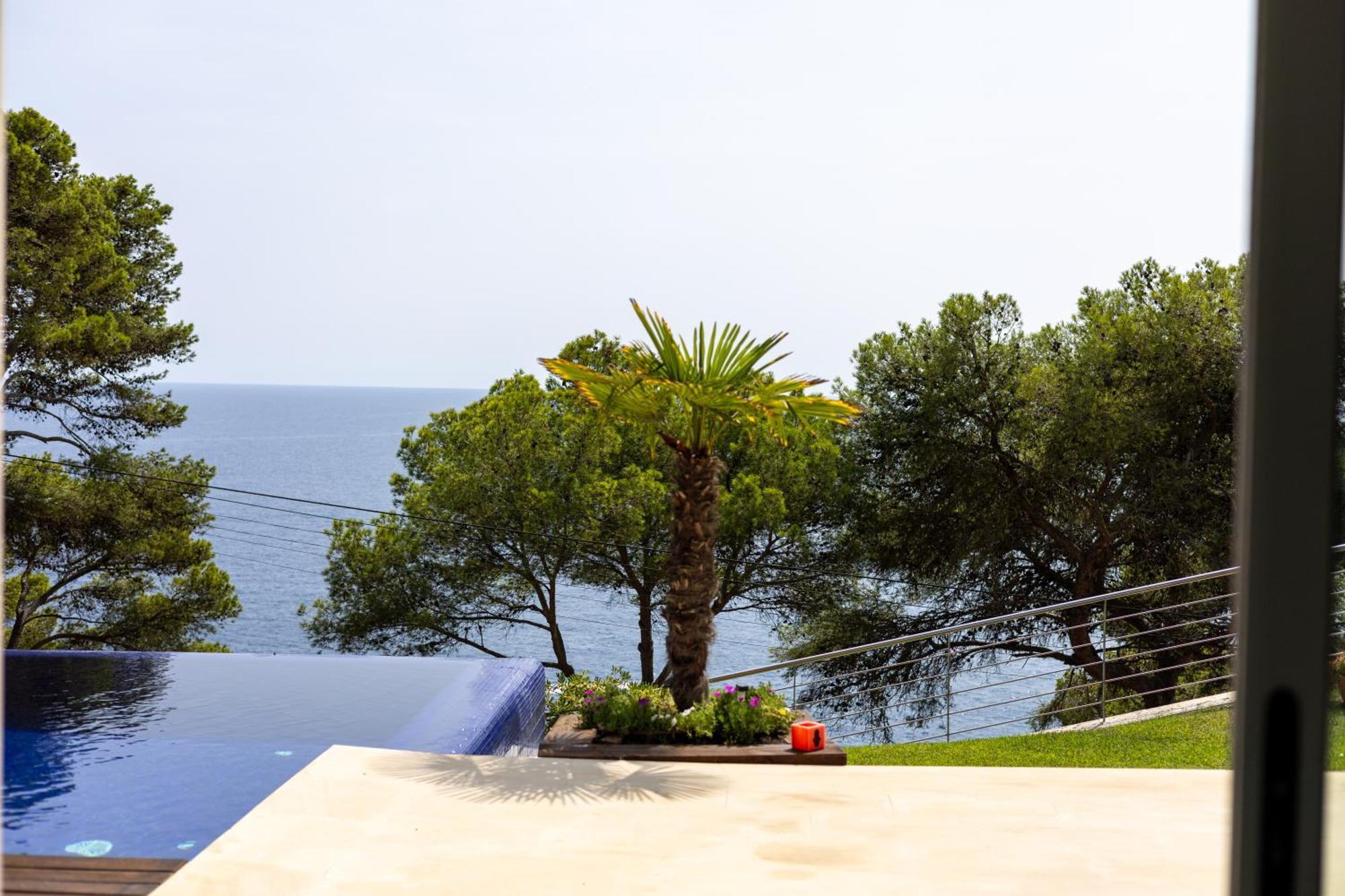 Blueview Villa Лафранч Экстерьер фото